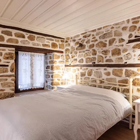 άρνη' κόρη του αιόλου 2 Apartment *